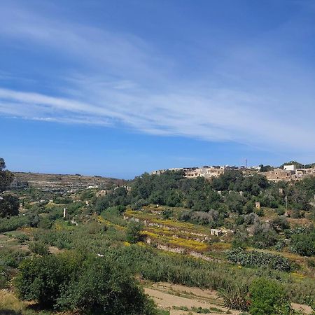Sunny Gozo Getaway Pool & Easy Check-In Bed and Breakfast Ghajn il-Kbira  Exteriör bild
