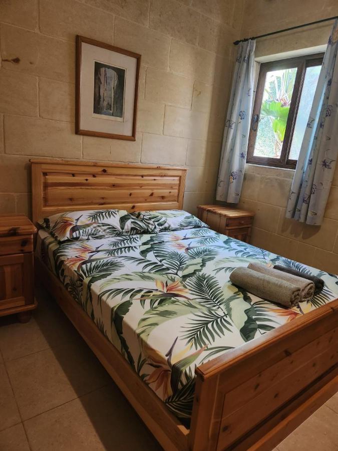 Sunny Gozo Getaway Pool & Easy Check-In Bed and Breakfast Ghajn il-Kbira  Exteriör bild