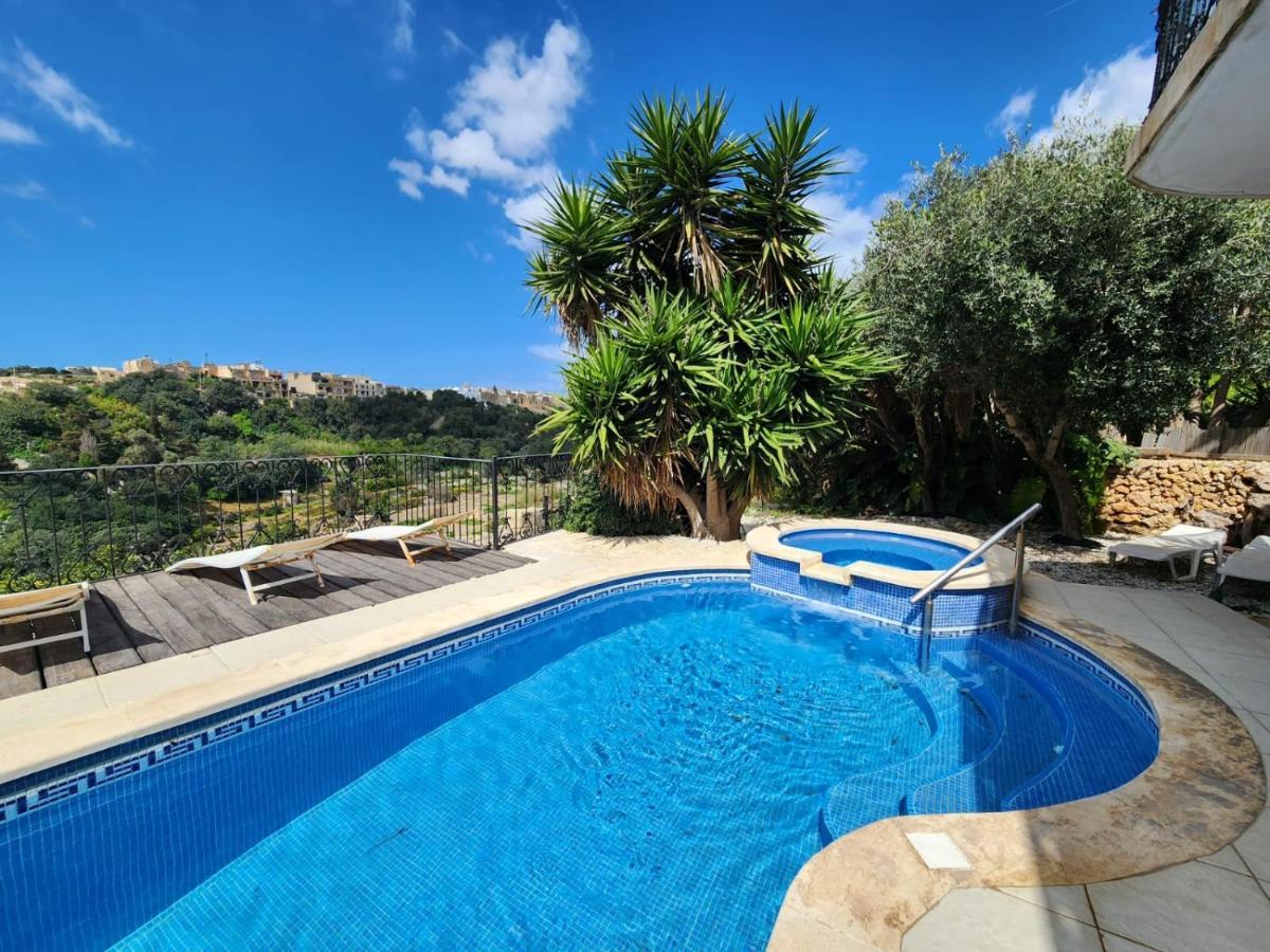 Sunny Gozo Getaway Pool & Easy Check-In Bed and Breakfast Ghajn il-Kbira  Exteriör bild