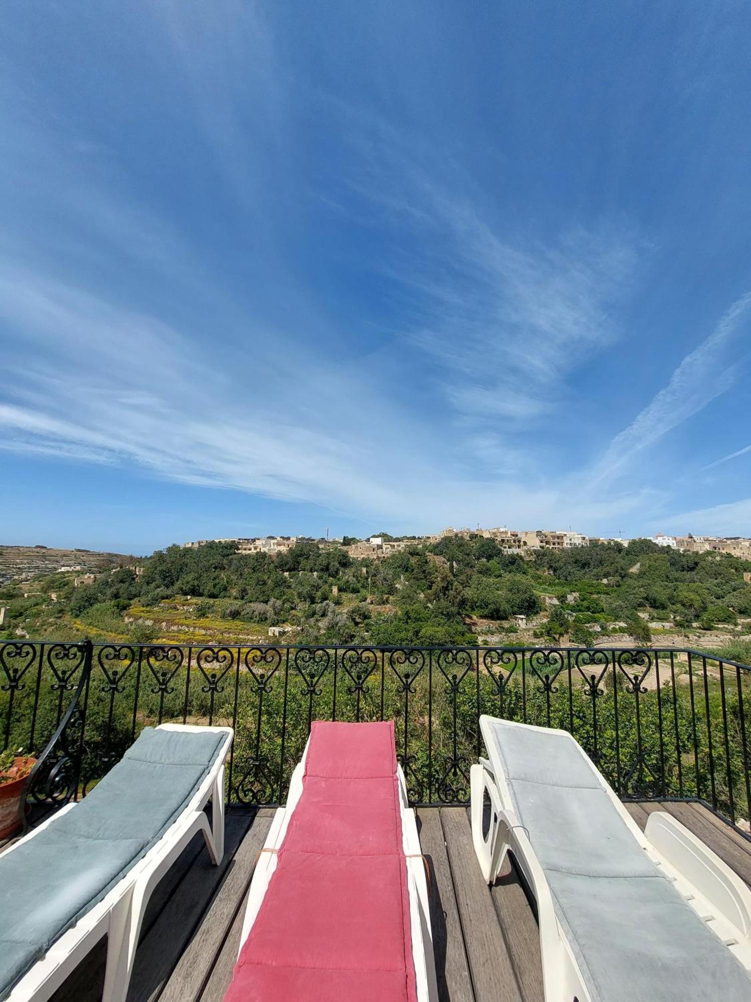 Sunny Gozo Getaway Pool & Easy Check-In Bed and Breakfast Ghajn il-Kbira  Exteriör bild
